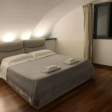 Quiet Flat With View On Castle Near Montesanto X 5 Persons Διαμέρισμα