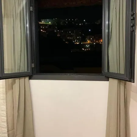 Apartment Quiet Flat With View On Castle Near Montesanto X 5 Persons *
