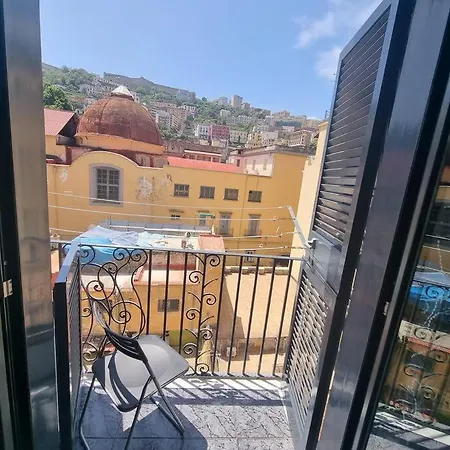 Quiet Flat With View On Castle Near Montesanto X 5 Persons Apartment *