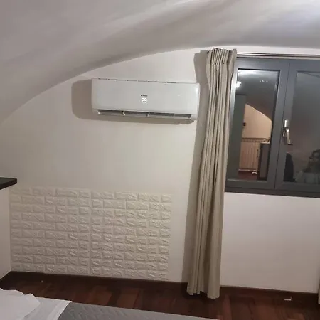 Quiet Flat With View On Castle Near Montesanto X 5 Persons *