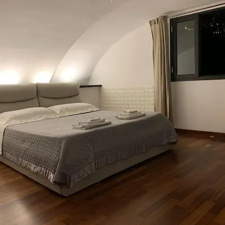 Quiet Flat With View On Castle Near Montesanto X 5 Persons Apartment Naples